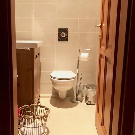 Lind Apartment *